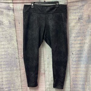 - Woman’s Express -ankle leggings. Size XL